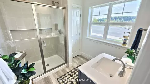 Bath - 15 Vista Ct, Lititz, PA 17543 photo 1 of 5