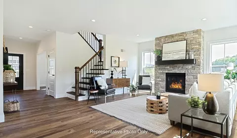 Living - 15 Vista Ct, Lititz, PA 17543 photo 4 of 9