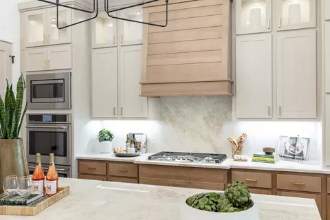 Kitchen - 2012 Acoma Way, Argyle, TX 76226 photo 5 of 10