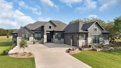 1301 Paxton Ln, Florence, TX 76527