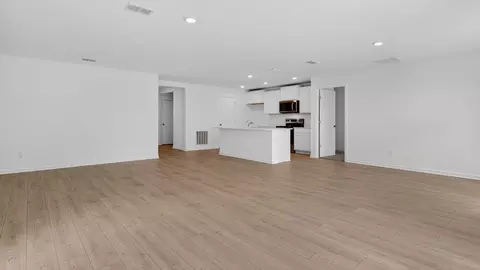 Living - 12318 Great Eagle Rd, Jacksonville, FL 32219 photo 2 of 5