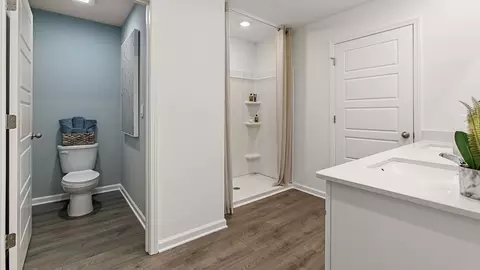 Bath - 12318 Great Eagle Rd, Jacksonville, FL 32219 photo 2 of 3