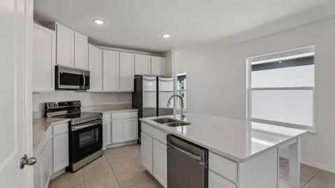Kitchen - 6322 Pecan Course Pl, Ocala, FL 34472 photo 2 of 3