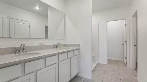 Bath - 6322 Pecan Course Pl, Ocala, FL 34472 photo 2 of 3