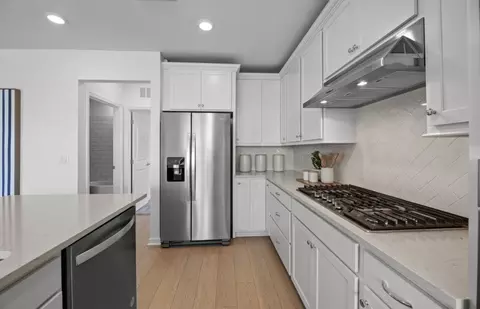 Kitchen - 616 Cotella Cv, Bradenton, FL 34212 photo 5 of 7