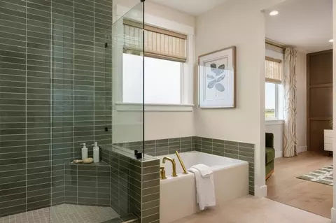 Bath - 2591 N Morehouse Ave, Eagle, ID 83616 photo 3 of 3
