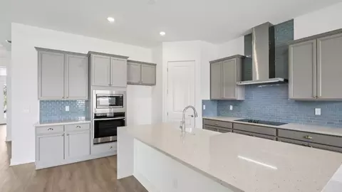 Kitchen - 8218 Golden Beach Ct, Parrish, FL 34219 photo 7 of 7