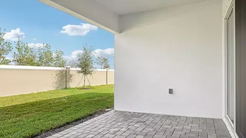 Exterior - 8218 Golden Beach Ct, Parrish, FL 34219 photo 4 of 16