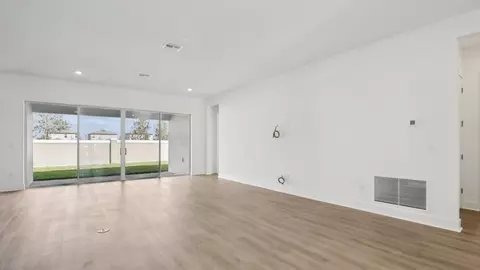Living - 8218 Golden Beach Ct, Parrish, FL 34219 photo 4 of 6