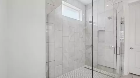 Bath - 8218 Golden Beach Ct, Parrish, FL 34219 photo 3 of 5