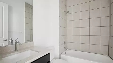 Bath - 8218 Golden Beach Ct, Parrish, FL 34219 photo 2 of 5