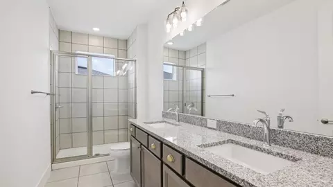 Bath - 8218 Golden Beach Ct, Parrish, FL 34219 photo 5 of 5