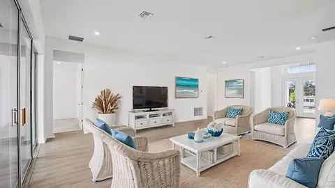 Living - 8218 Golden Beach Ct, Parrish, FL 34219 photo 2 of 6