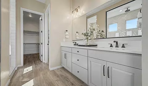 Bath - 359 W Windlass Way, Apache Junction, AZ 85120 photo 1 of 3