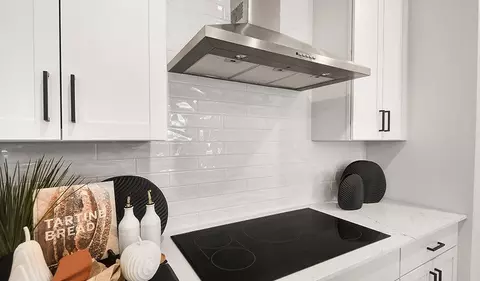 Kitchen - 359 W Windlass Way, Apache Junction, AZ 85120 photo 3 of 5