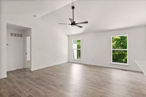 Living - 1308 Hillside Ct, Rolla, MO 65401 photo 9 of 10