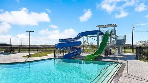 Exterior - 1307 Angelfish Dr, Rosharon, TX 77583 photo 9 of 10