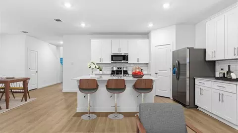 Kitchen - 1307 Angelfish Dr, Rosharon, TX 77583 photo 1 of 3