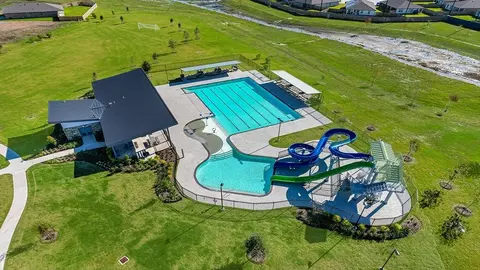Exterior - 1307 Angelfish Dr, Rosharon, TX 77583 photo 8 of 10