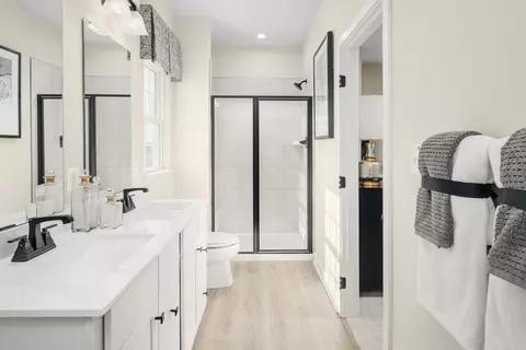 Bath - 110 Summit Point Blvd, Bowie, MD 20716 photo 3 of 3