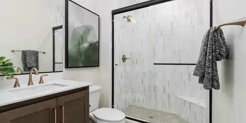 Bath - 17485 Bear Crk, Hesperia, CA 92345 photo 5 of 7