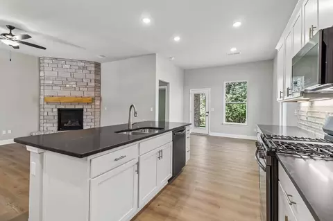 Kitchen - 8313 Lambert St, Lenexa, KS 66227 photo 5 of 6