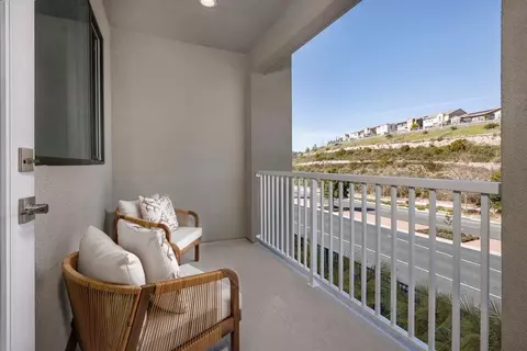 Exterior - 4888 Red Bud Ln, Carlsbad, CA 92008 photo 6 of 10