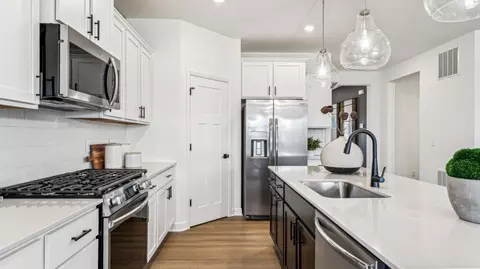 Kitchen - 20165 68th Ave, Corcoran, MN 55340 photo 2 of 6