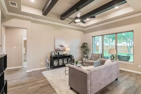Living - 6132 Messina, Temple, TX 76502 photo 2 of 3