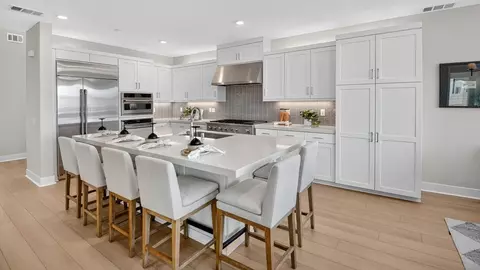 Kitchen - Magic Mtn Pkwy & Commerce Ctr D, Valencia, CA 91381 photo 2 of 4