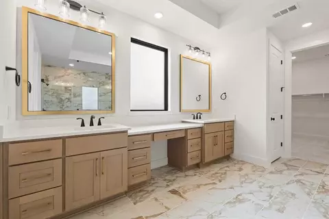 Bath - 2113 Tupelo Trl, Argyle, TX 76226 photo 3 of 3
