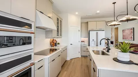 Kitchen - 1009 Tassleflower Trl, Saint Cloud, FL 34771 photo 2 of 11