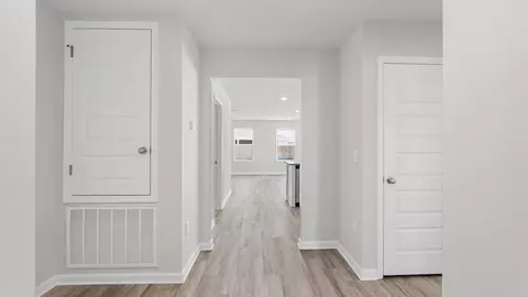 Entry Way - 3992 Oxford Ave, Chipley, FL 32428 photo 1 of 6