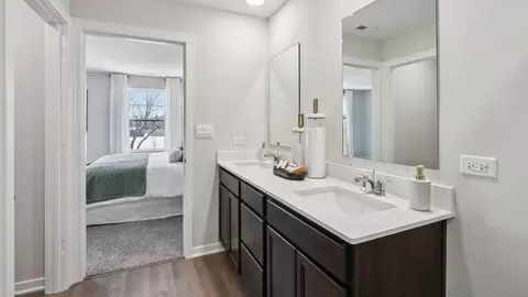 Bath - 587 Hunter Dr, Mount Pleasant, WI 53406 photo 3 of 8