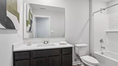 Bath - 587 Hunter Dr, Mount Pleasant, WI 53406 photo 2 of 8