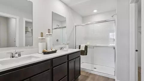 Bath - 587 Hunter Dr, Mount Pleasant, WI 53406 photo 5 of 8
