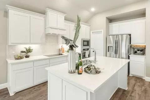 Kitchen - 1404 Holmesfield Dr, Forney, TX 75126 photo 2 of 5