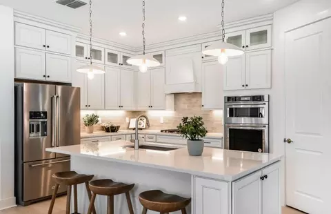 Kitchen - 13716 Sunlight Meadow Dr, Riverview, FL 33578 photo 5 of 5