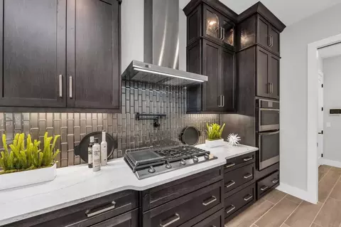 Kitchen - 304 Monet Trl, Bradenton, FL 34212 photo 14 of 16