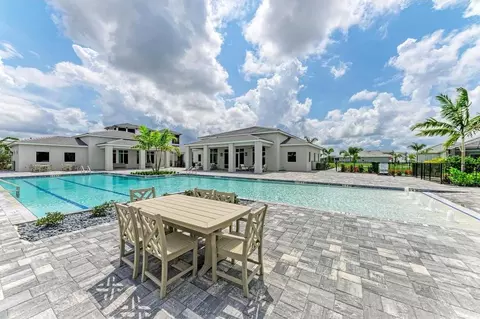 Exterior - 304 Monet Trl, Bradenton, FL 34212 photo 3 of 19