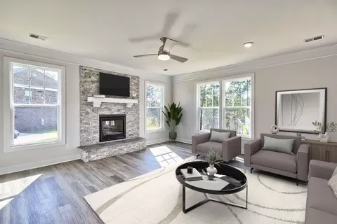 Living - 26 Bramall Dr, Greer, SC 29651 photo 2 of 4