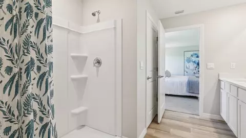 Bath - 2154 NE 28th Pl, Ocala, FL 34470 photo 2 of 5