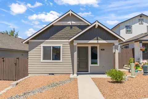 3999 SW Obsidian Pl, Redmond, OR 97756