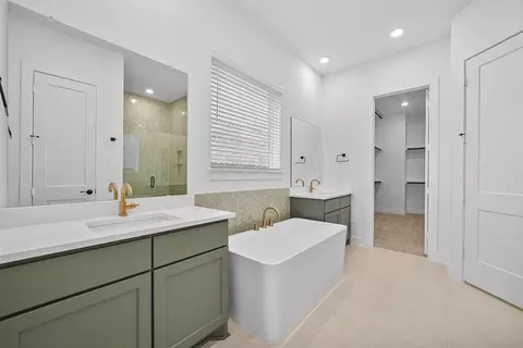 Bath - 1673 Willow Bean Dr, Georgetown, TX 78633 photo 1 of 5