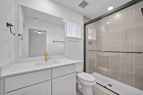 Bath - 1673 Willow Bean Dr, Georgetown, TX 78633 photo 5 of 5