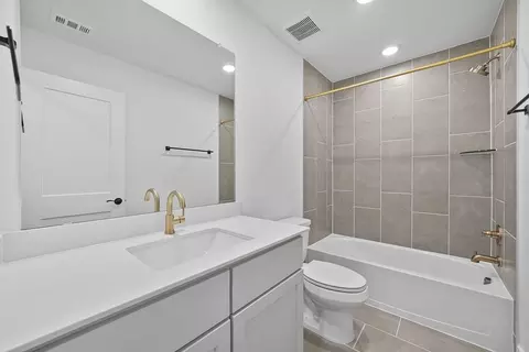 Bath - 1673 Willow Bean Dr, Georgetown, TX 78633 photo 4 of 5
