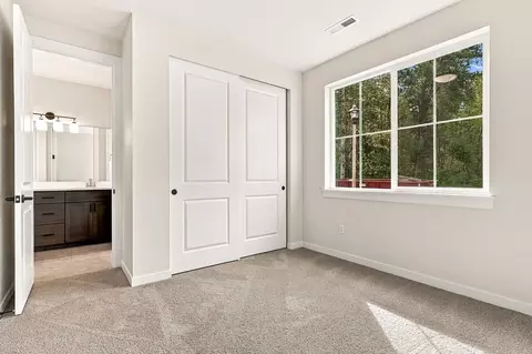 Bedroom - 1595 Lockridge Loop E, Enumclaw, WA 98022 photo 1 of 4