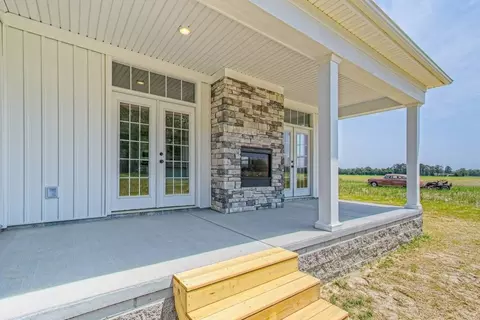 Exterior - 234 Hall Rd, Hampton, VA 23664 photo 4 of 9