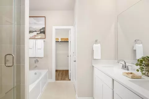 Bath - 12048 Moonlight Path Dr, Conroe, TX 77304 photo 2 of 5
