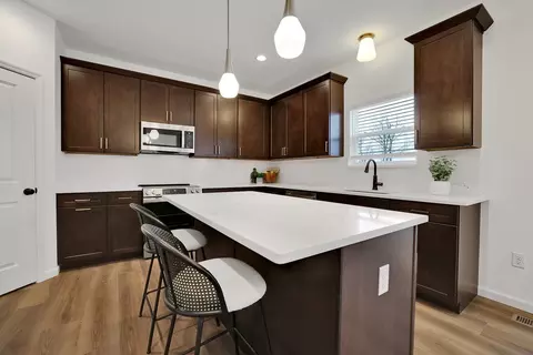 Kitchen - 1020 Clover Hill Ct, Sullivan, MO 63080 photo 2 of 29